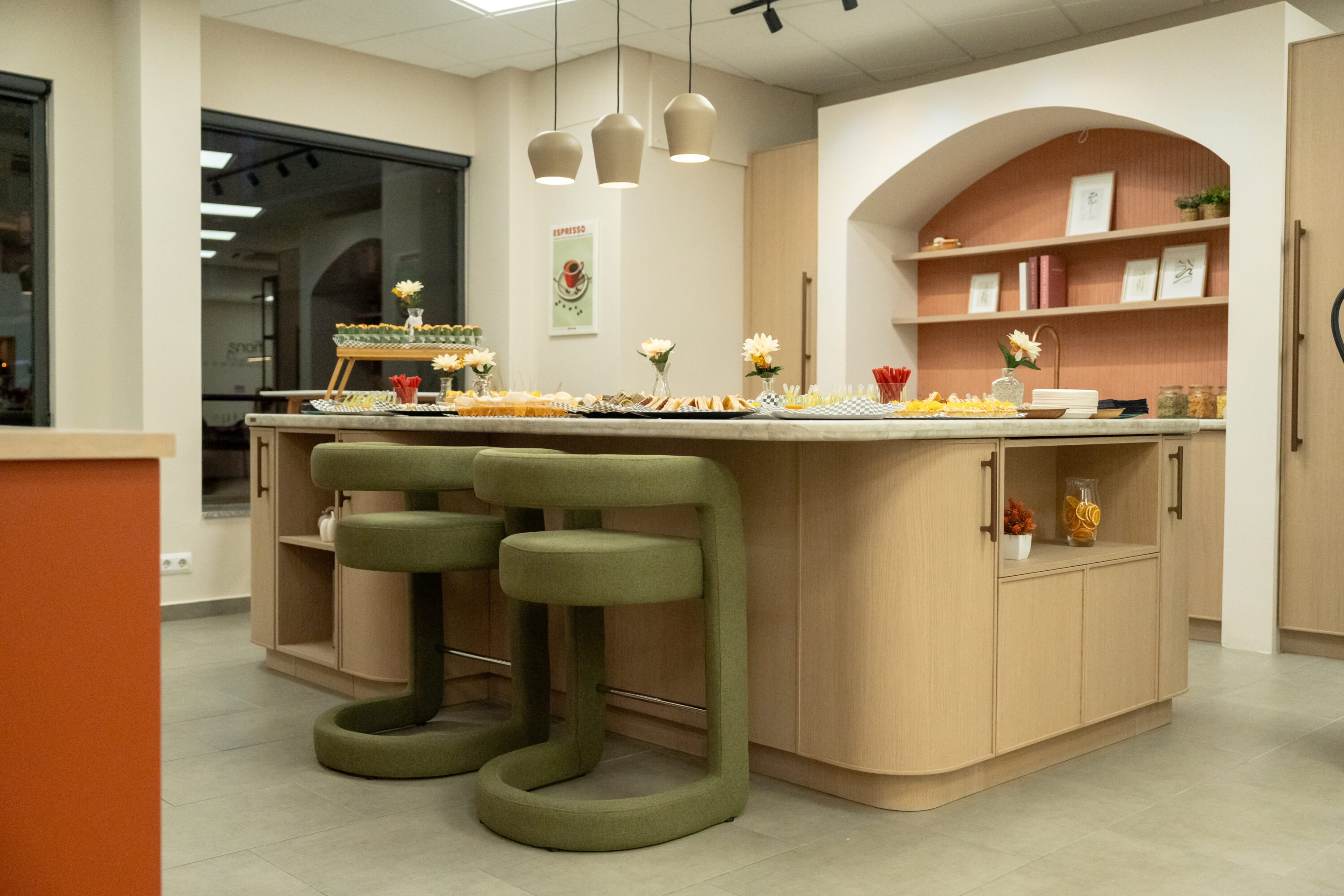 Frente de isla curva en madera Roble Nudos